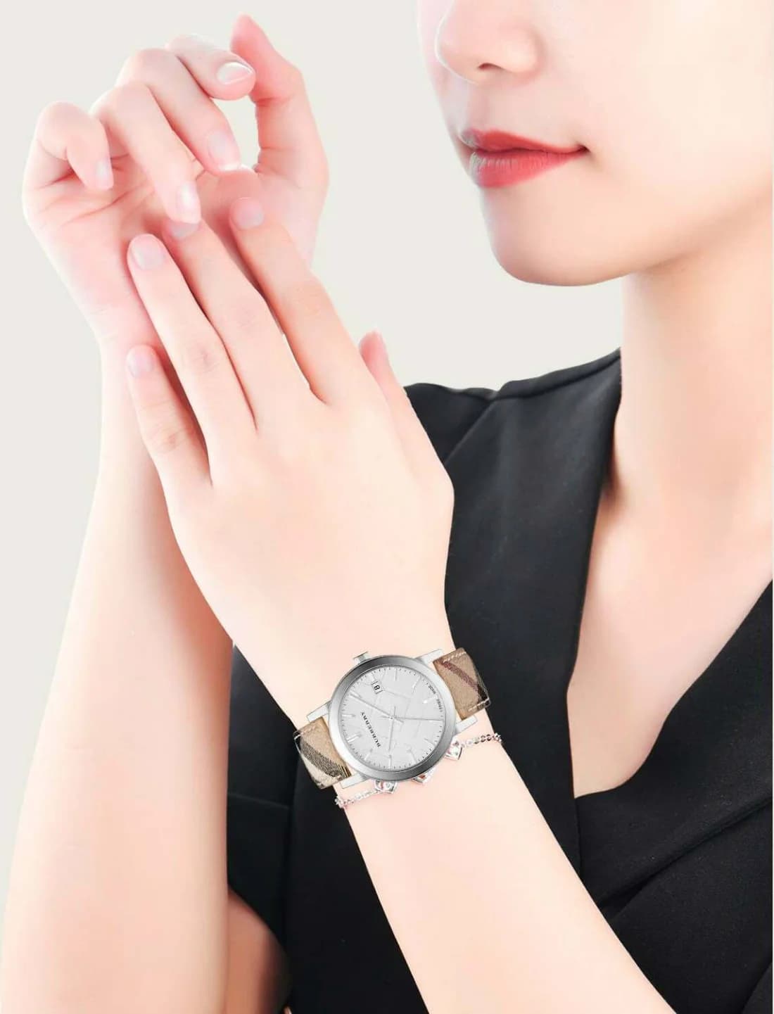 Montre Burberry BU9025 femme détail cadran argent