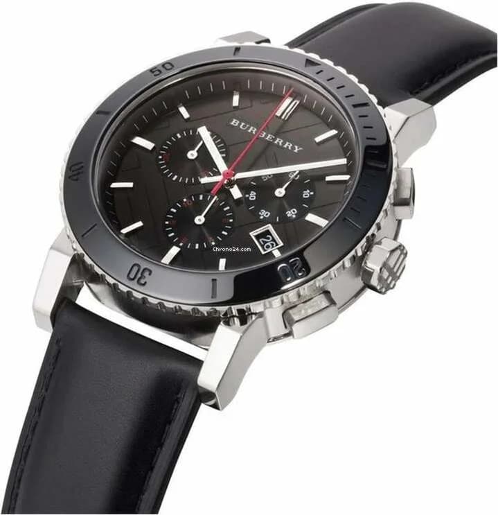 Détail du bracelet acier Burberry BU9382 — Montres Outlet