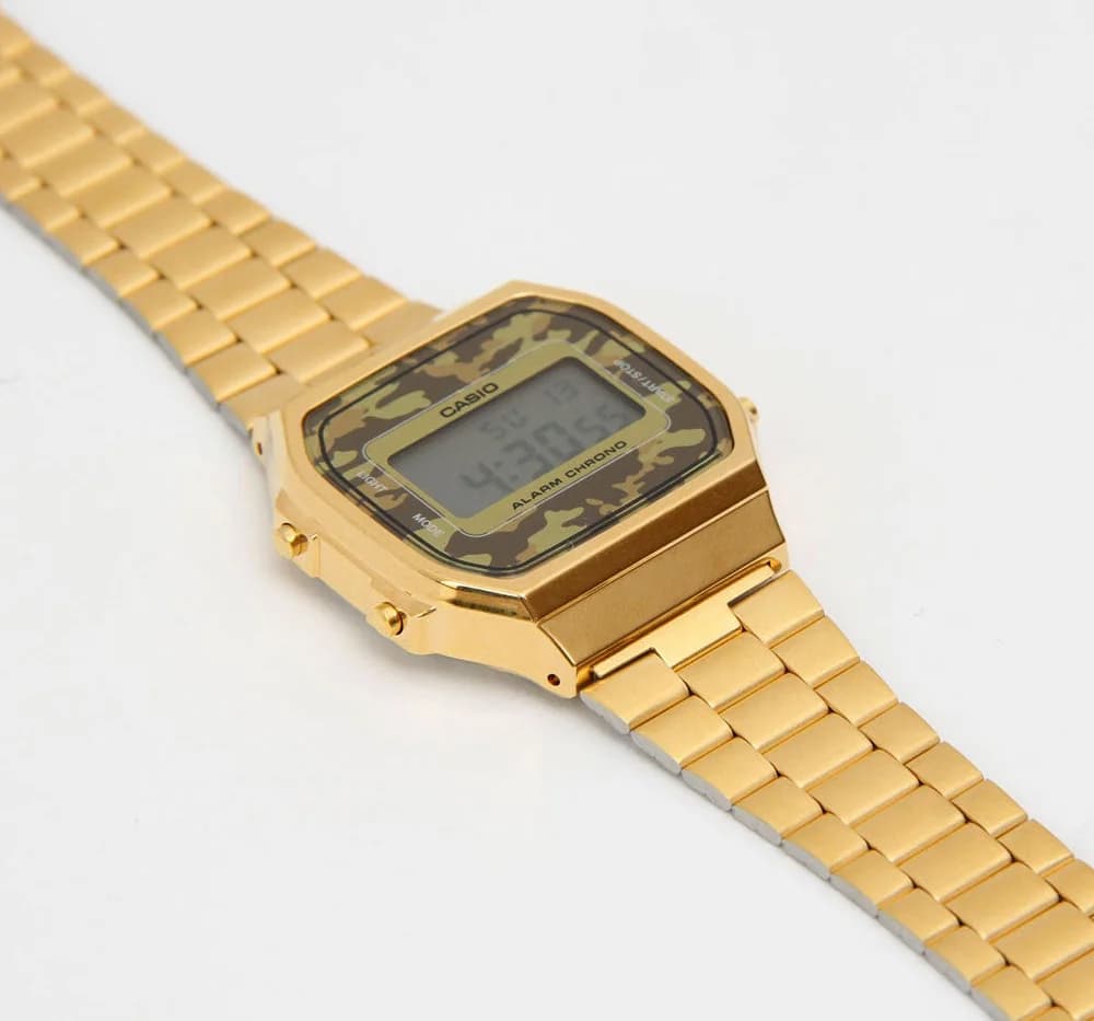 Détail de l'écran LCD de la Casio A168WEGC-5EF — Montres Outlet