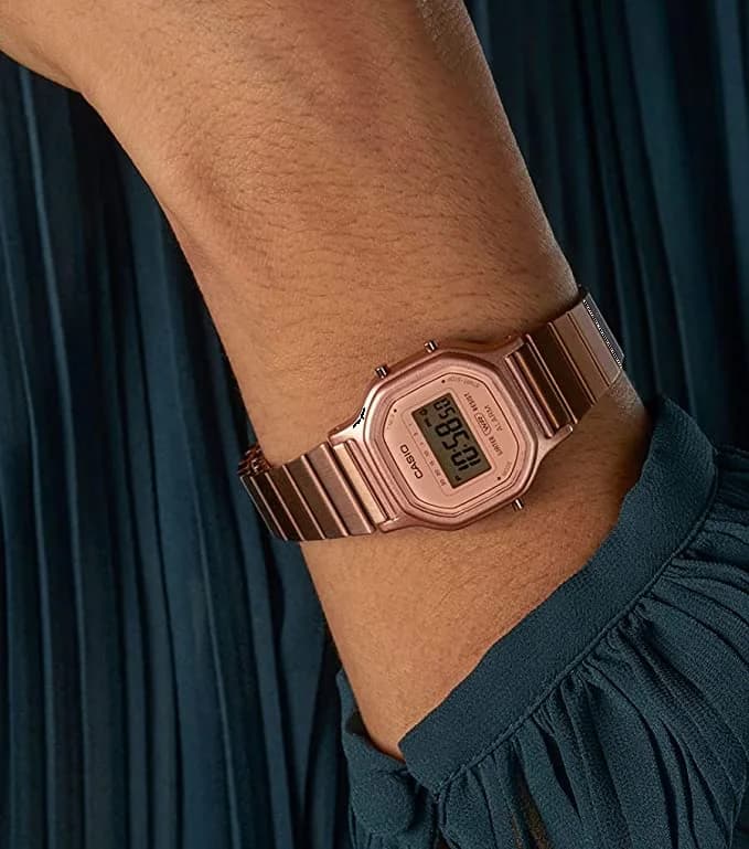 Montre Casio LA-11WR-5AEF fermeture bracelet métal doré rose vintage