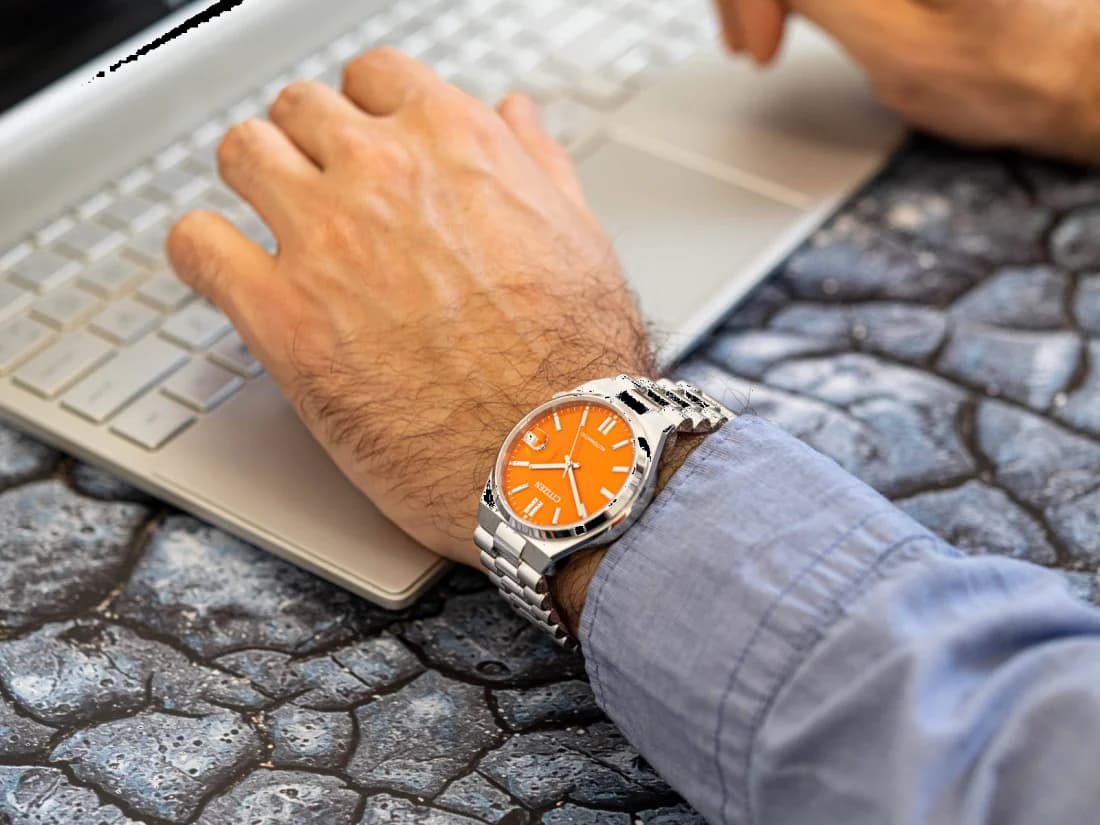 Montre Citizen NJ0151-88Z homme verso boîtier