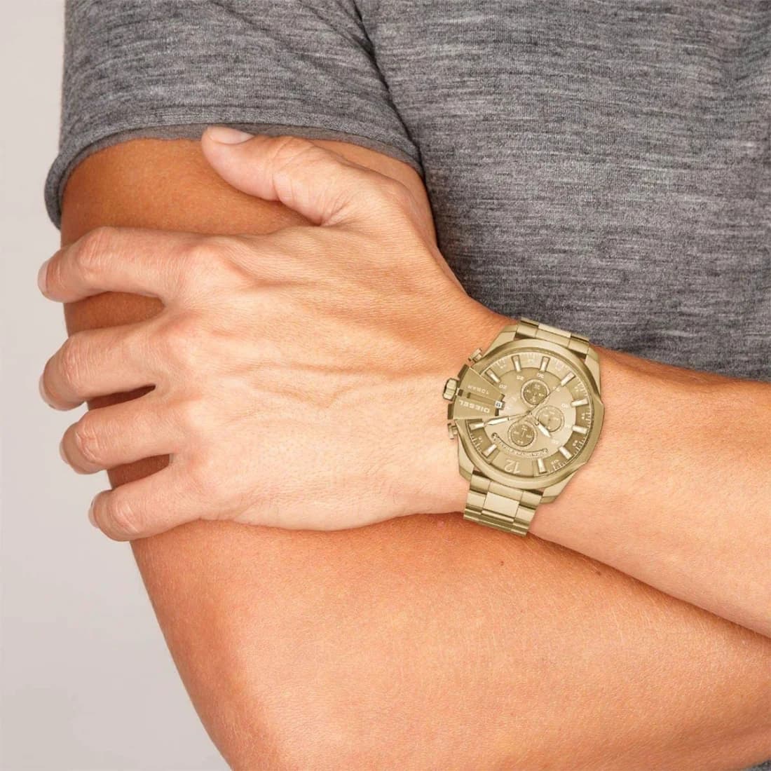 Montre Homme Diesel Mega Chief DZ4360 acier doré vue 4