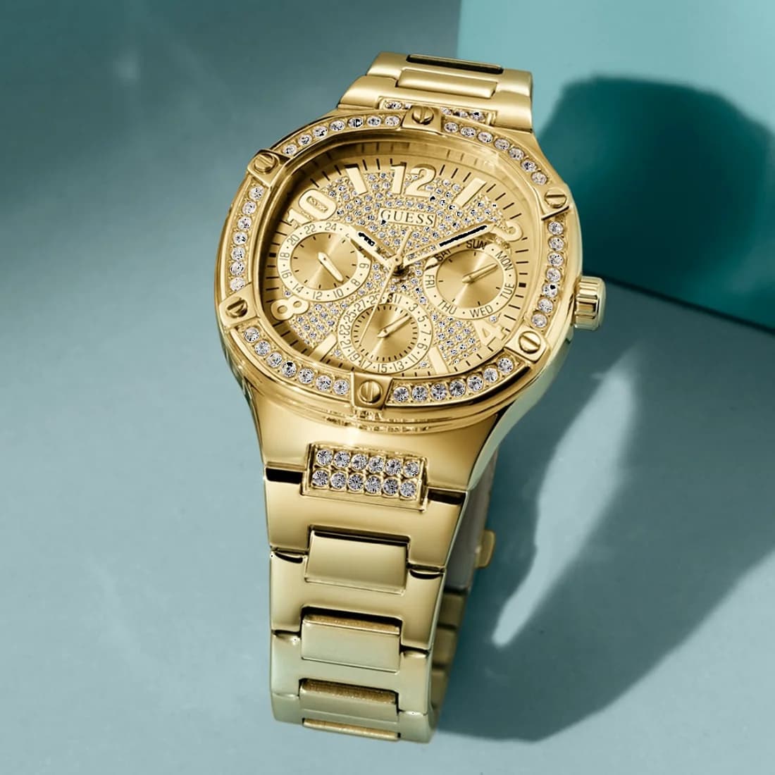 Montre Guess Duchess GW0558L2 multifonction en acier doré jaune vue 5