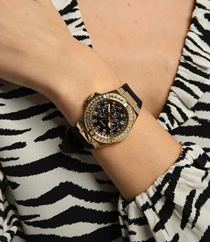 Montre Guess GW0118L1 avec bracelet en silicone noir vue 4