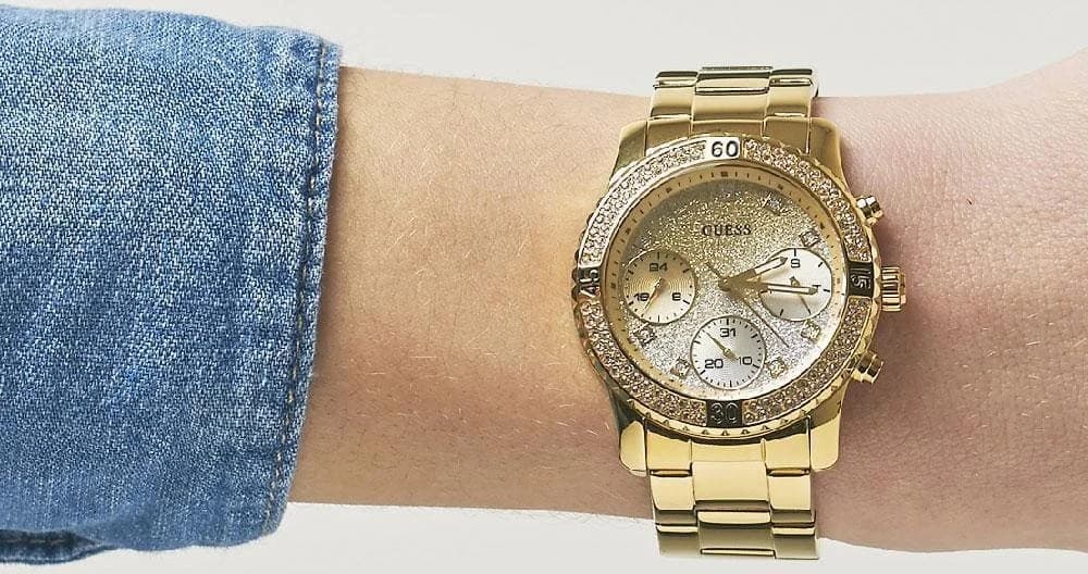 Montre Guess W0774L5 femme détail bracelet acier inoxydable