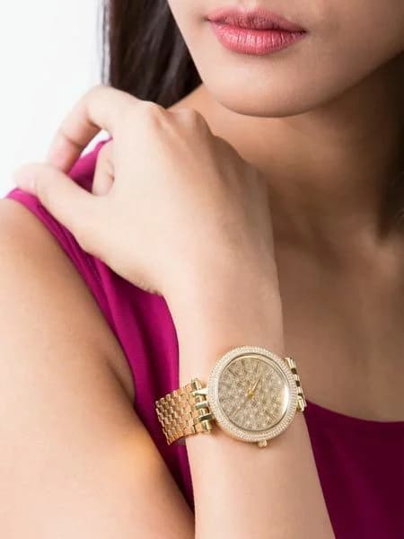 Montre Michael Kors MK3398 Acier Doré Jaune et Lunette Sertie de Strass vue 3