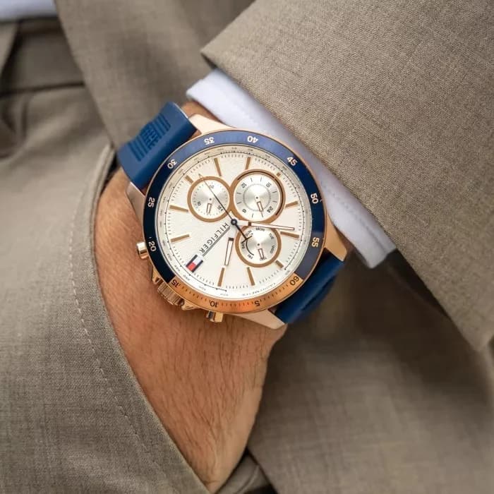 Montre Homme Tommy Hilfiger 1791778 Bank en silicone bleu vue 4